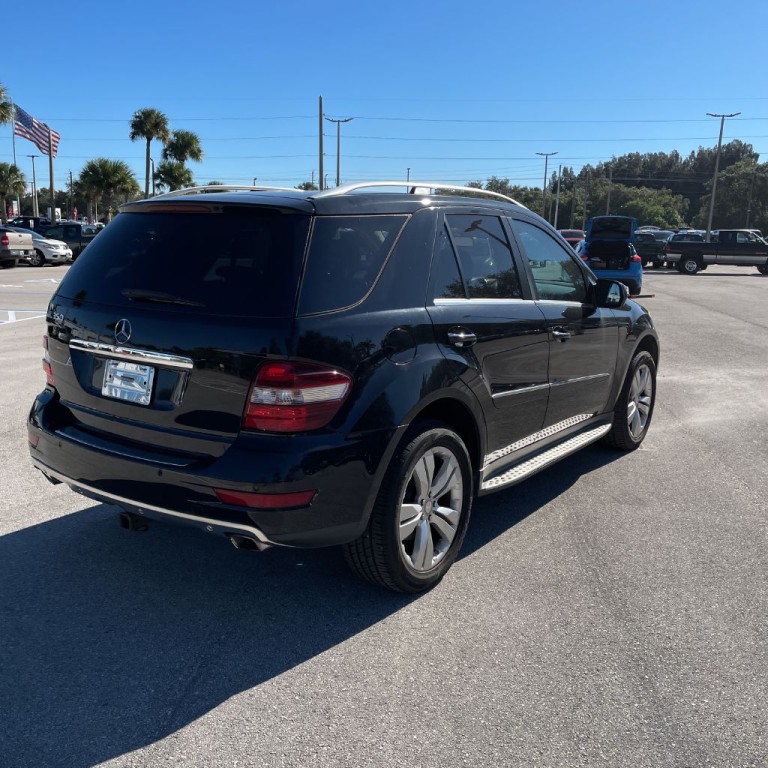 2010 Mercedes-Benz M-Class Image 8