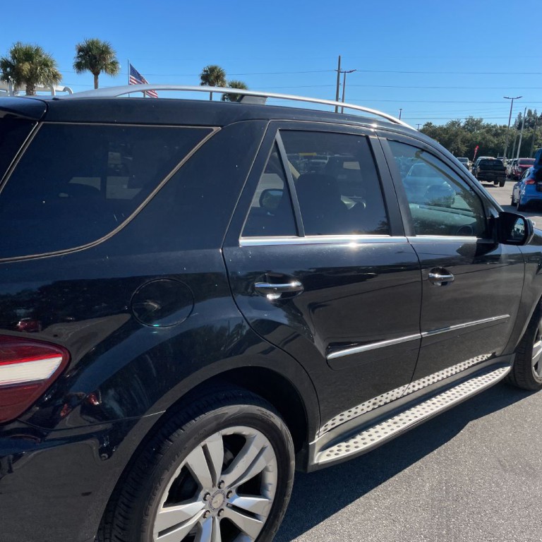 2010 Mercedes-Benz M-Class Image 9