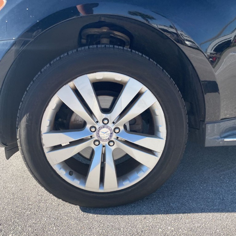 2010 Mercedes-Benz M-Class Image 16