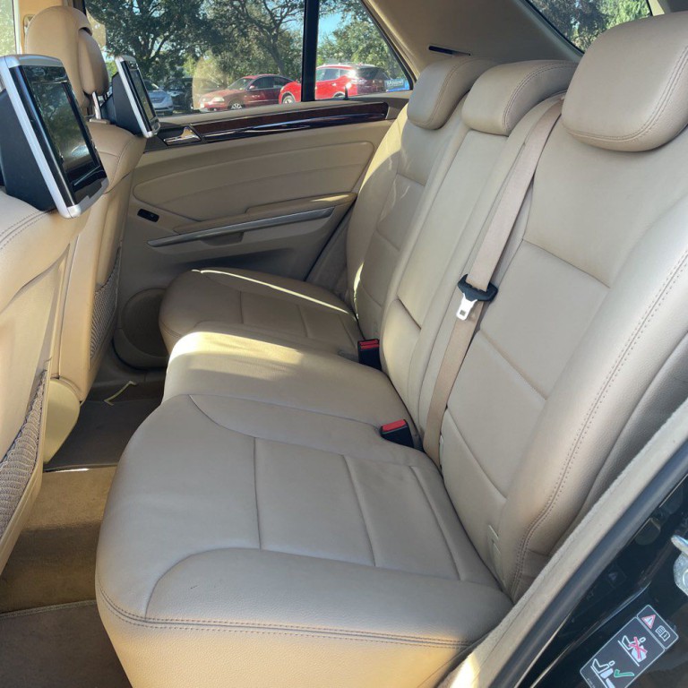 2010 Mercedes-Benz M-Class Image 19