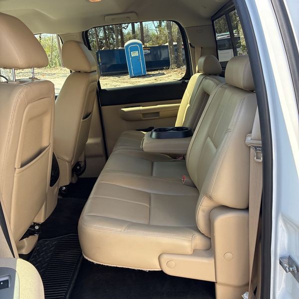 2011 GMC Sierra Image 8