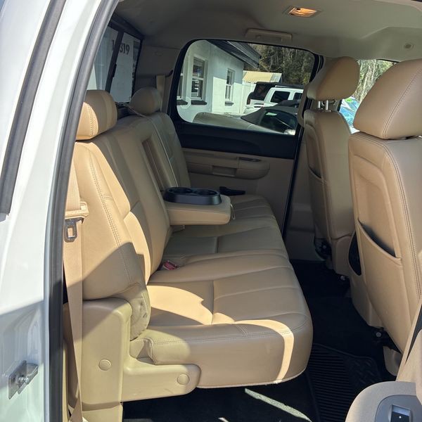 2011 GMC Sierra Image 9