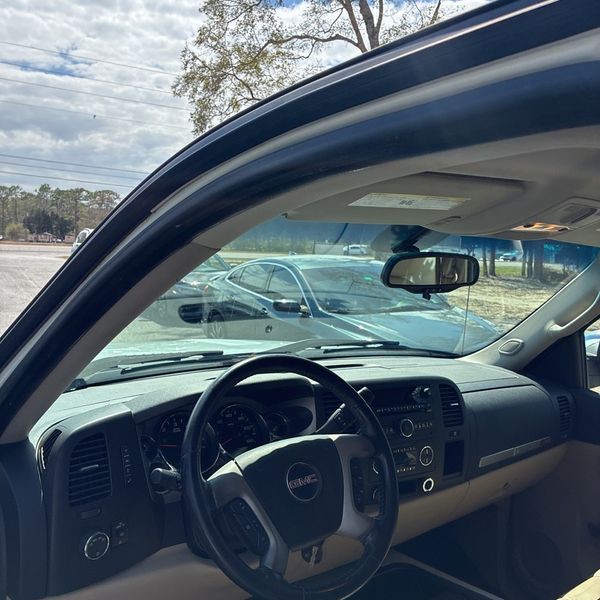 2011 GMC Sierra Image 11