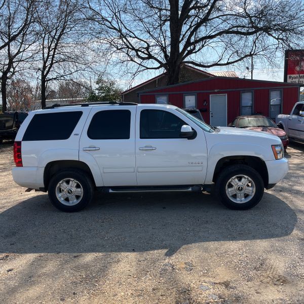 2013 Chevrolet Tahoe Image 2