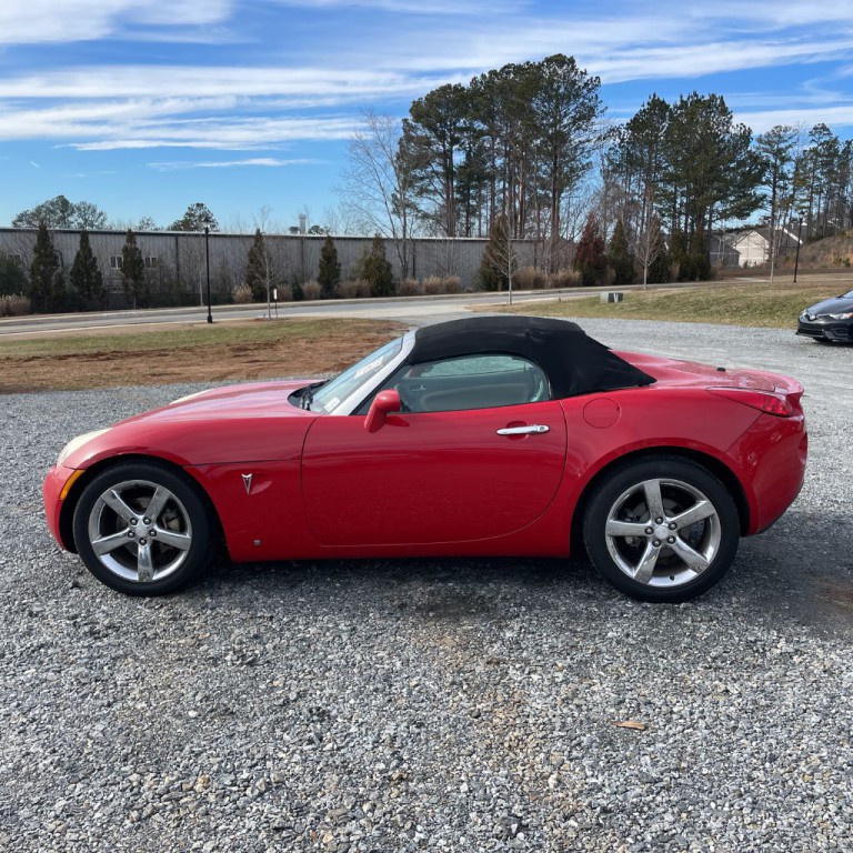 2007 Pontiac Solstice Image 2