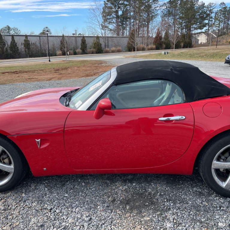 2007 Pontiac Solstice Image 3