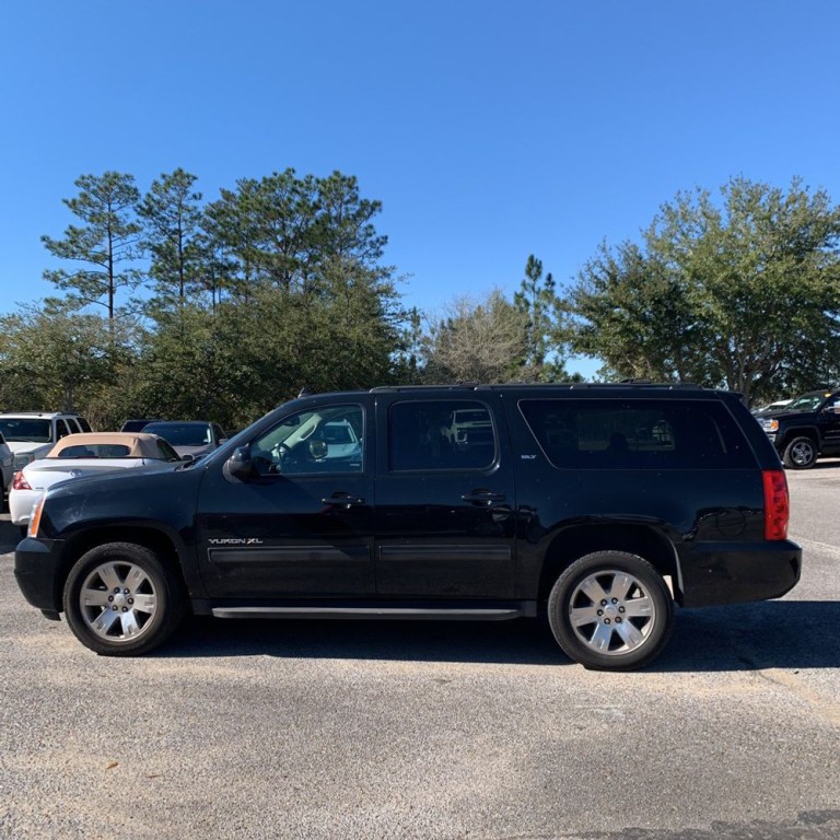 2014 GMC Yukon Image 2