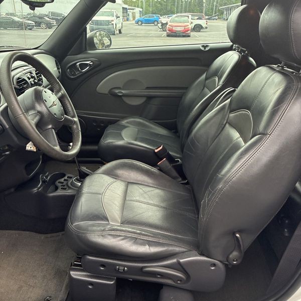 2005 Chrysler PT Cruiser Image 6