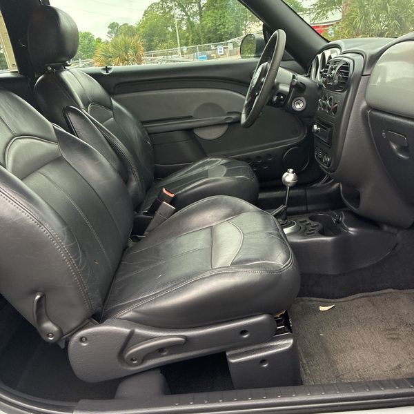 2005 Chrysler PT Cruiser Image 7