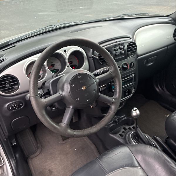 2005 Chrysler PT Cruiser Image 10
