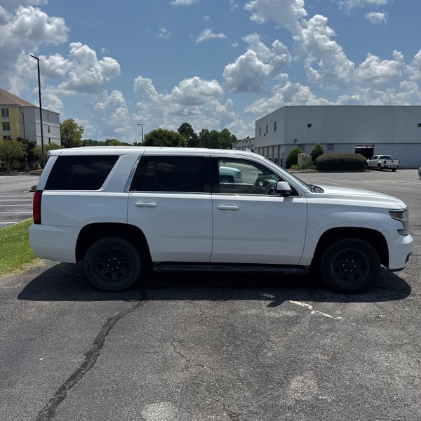 2015 Chevrolet Tahoe Image 2