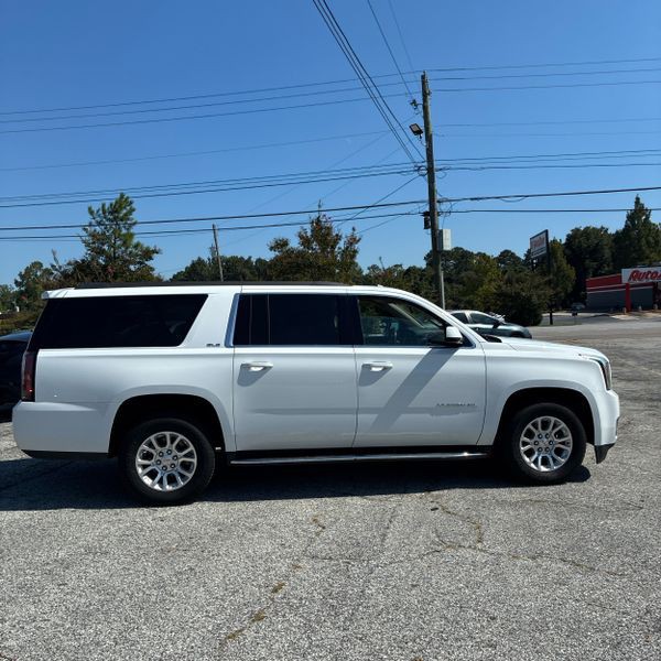 2020 GMC Yukon Image 3