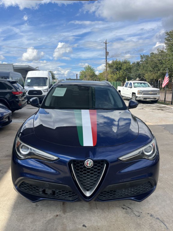 2018 Alfa Romeo Stelvio Image 2