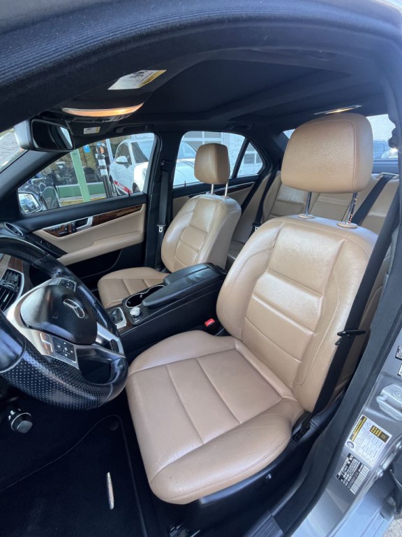 2014 Mercedes-Benz C-Class Image 2