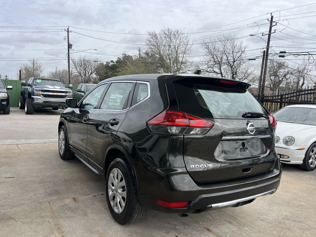 2017 Nissan Rogue Image 2