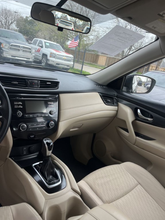 2017 Nissan Rogue Image 8