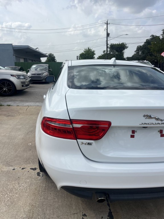 2019 Jaguar XE Image 26