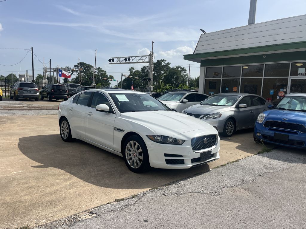 2019 Jaguar XE Image 31