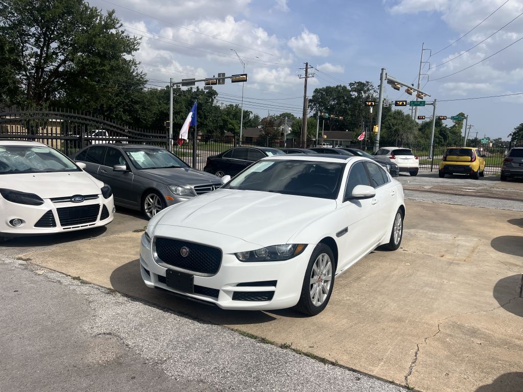 2019 Jaguar XE Image 36