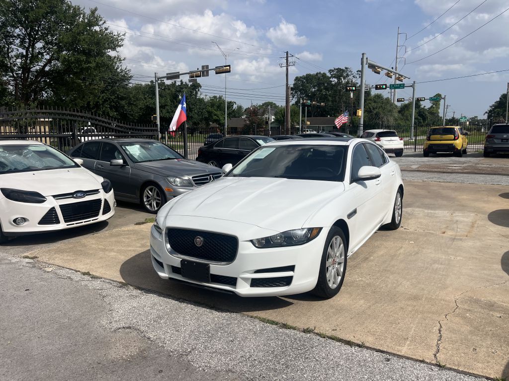 2019 Jaguar XE Image 37