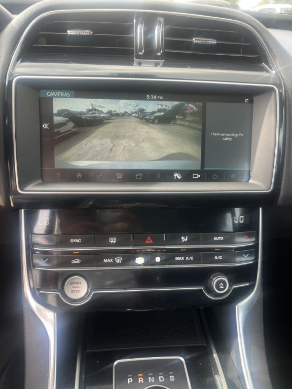2019 Jaguar XE Image 39