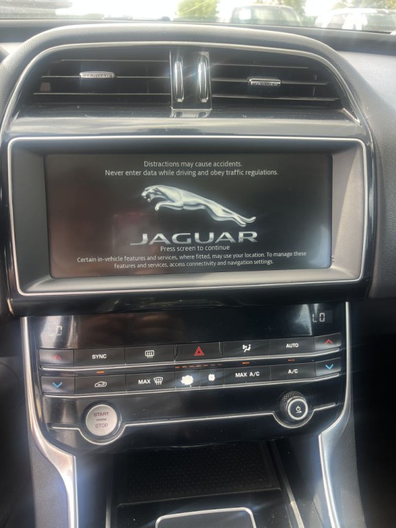 2019 Jaguar XE Image 41