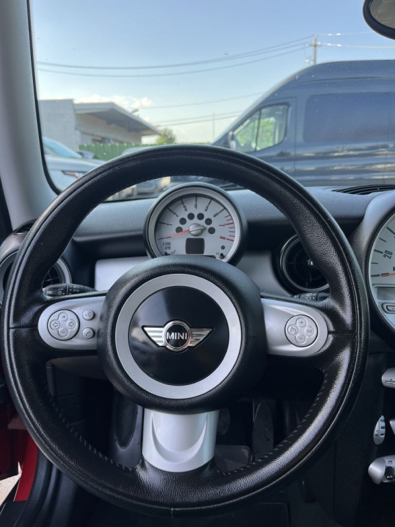 2009 MINI Cooper Image 4