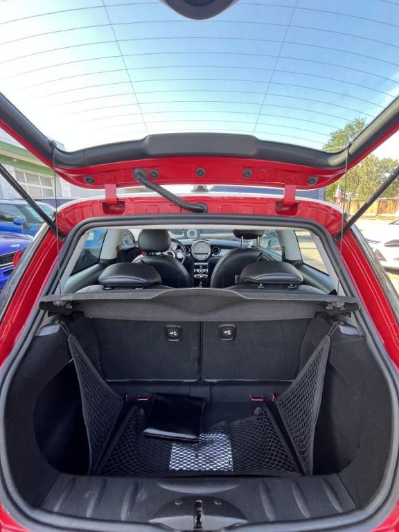 2009 MINI Cooper Image 13