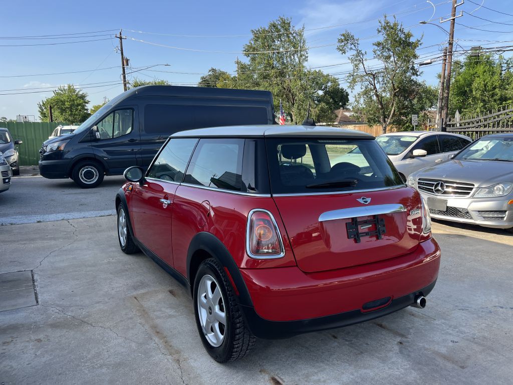 2009 MINI Cooper Image 24