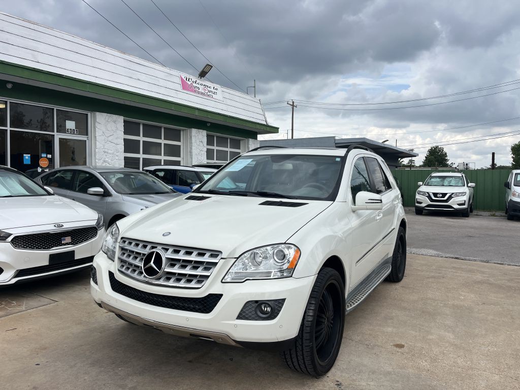 2011 Mercedes-Benz M-Class Image 3