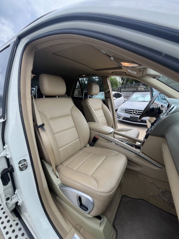 2011 Mercedes-Benz M-Class Image 4