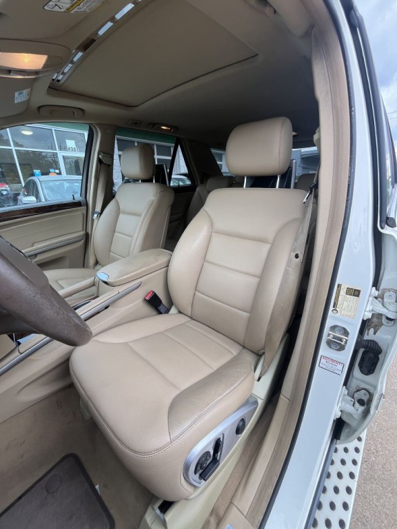 2011 Mercedes-Benz M-Class Image 17