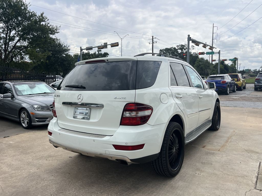 2011 Mercedes-Benz M-Class Image 20