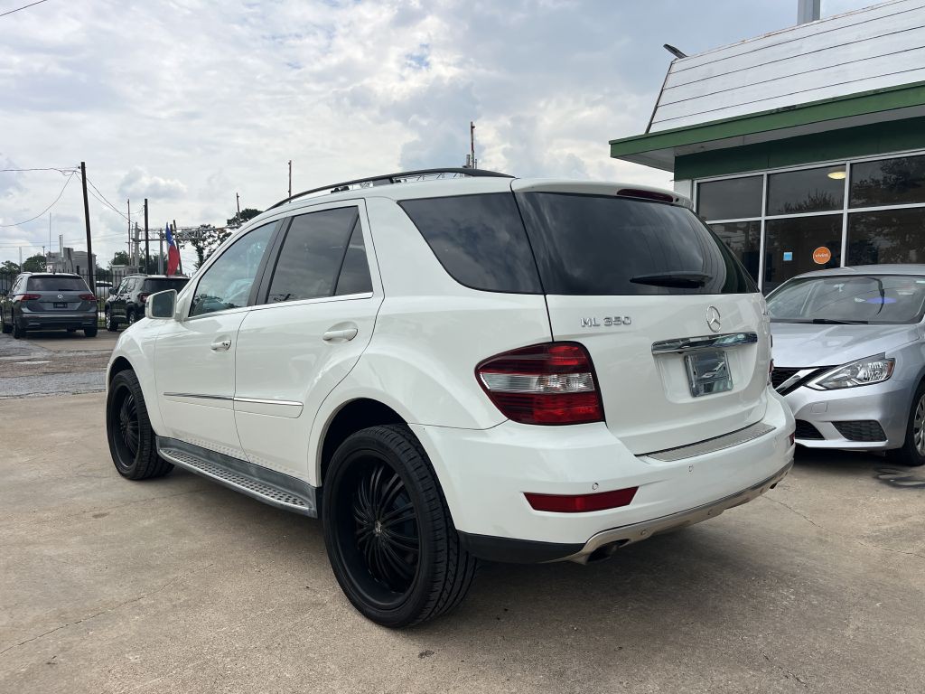 2011 Mercedes-Benz M-Class Image 22