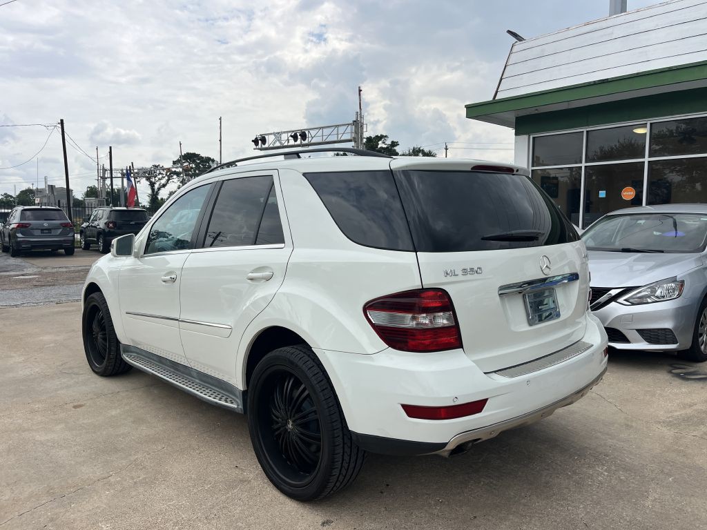 2011 Mercedes-Benz M-Class Image 23