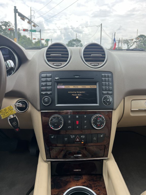 2011 Mercedes-Benz M-Class Image 41
