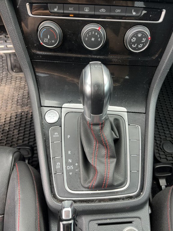 2015 Volkswagen GTI Image 15