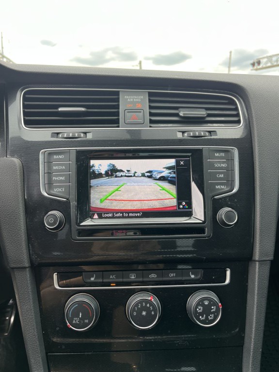 2015 Volkswagen GTI Image 16