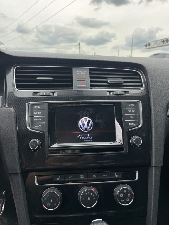 2015 Volkswagen GTI Image 20