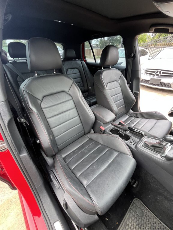 2015 Volkswagen GTI Image 25