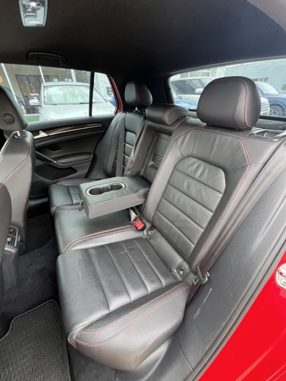 2015 Volkswagen GTI Image 30
