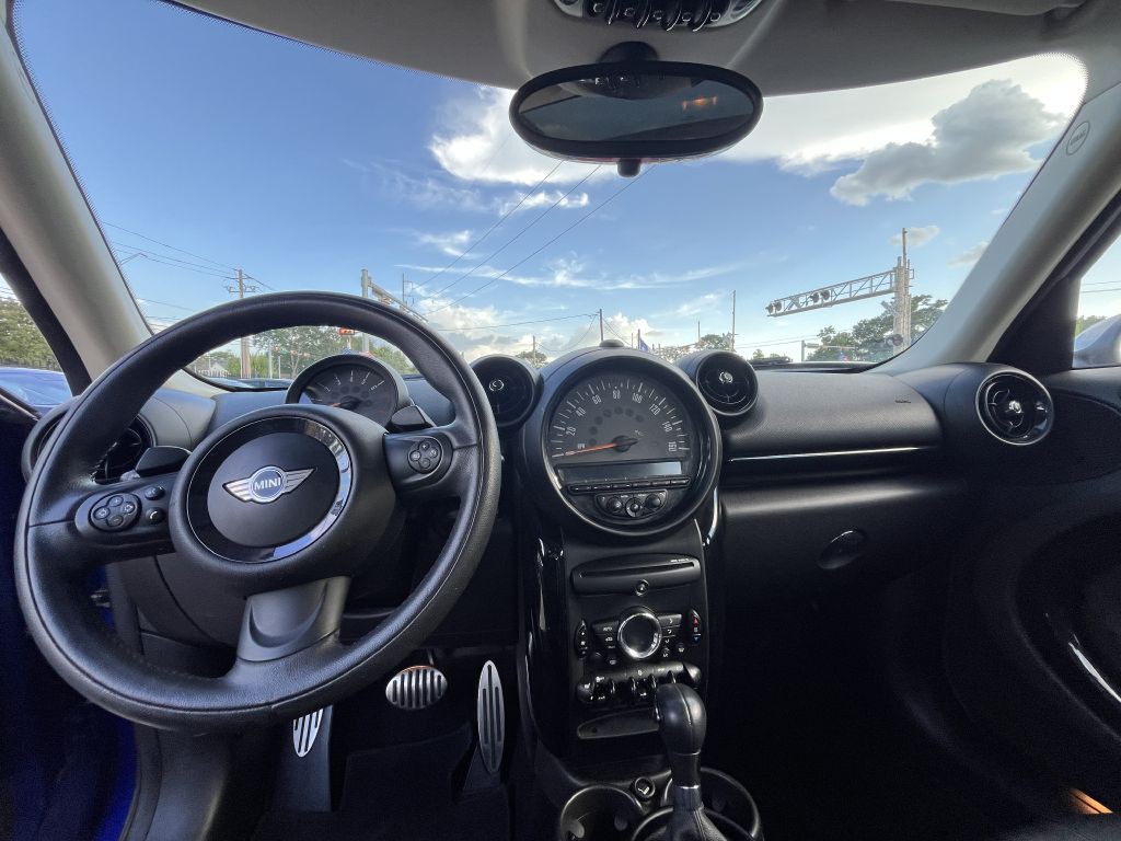 2015 MINI Cooper Image 12