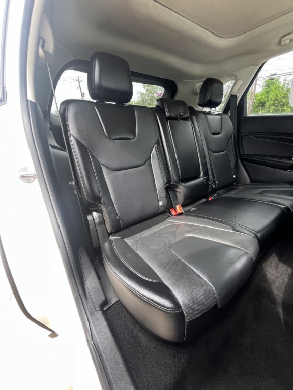 2015 Ford Edge Image 17