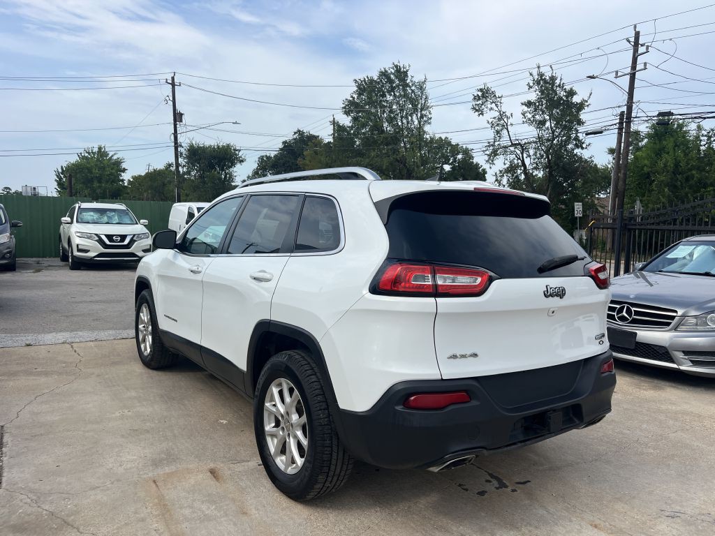 2016 Jeep Cherokee Image 2