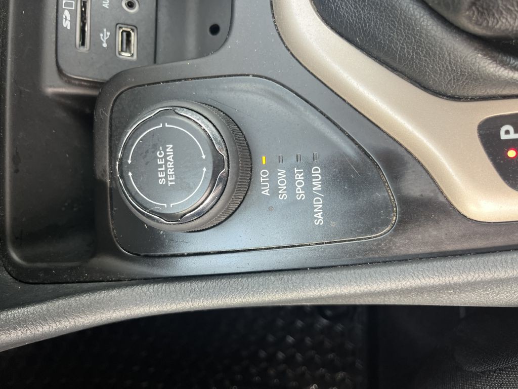 2016 Jeep Cherokee Image 23