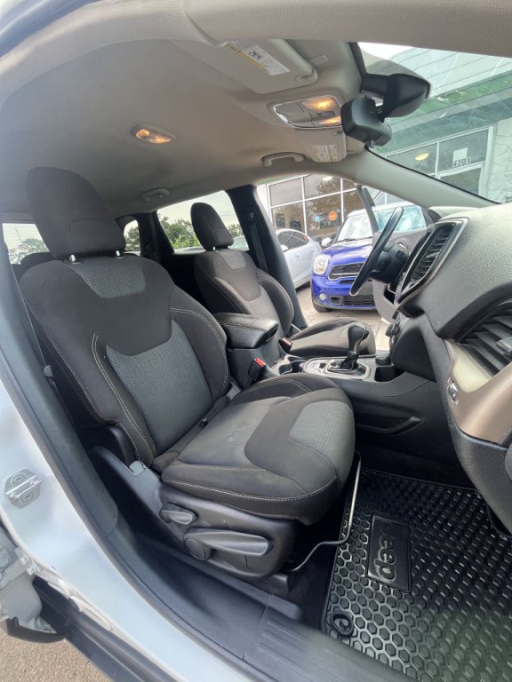 2016 Jeep Cherokee Image 33