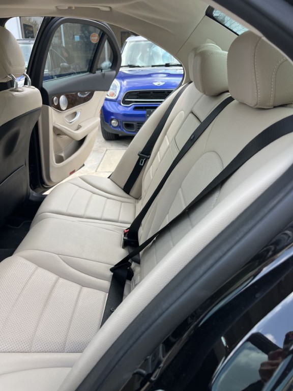 2016 Mercedes-Benz C-Class Image 18