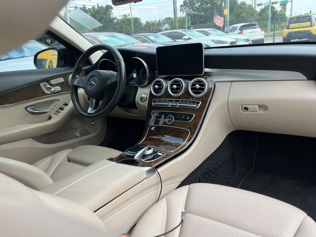2016 Mercedes-Benz C-Class Image 21