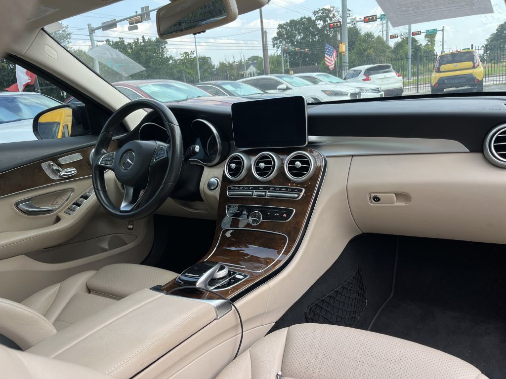 2016 Mercedes-Benz C-Class Image 22