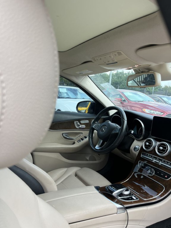 2016 Mercedes-Benz C-Class Image 23